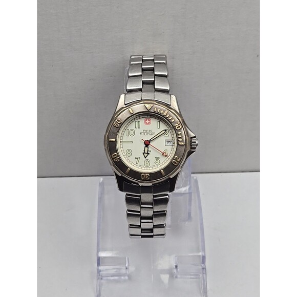 Swiss Military 0930663 100 m Quartz Field Watch White Dial Date New Battery 32mm - Picture 1 of 13